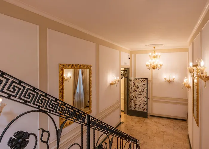 Decimo Meridio- At Spanish Steps- 4*