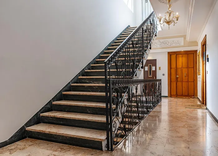 Decimo Meridio- At Spanish Steps- 4*