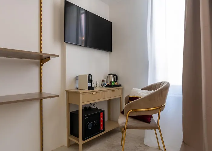 Decimo Meridio- At Spanish Steps- 4* Roma