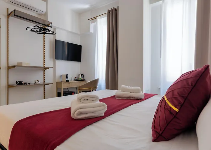 Decimo Meridio- At Spanish Steps- 4* Roma